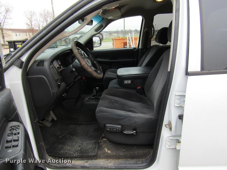 image for item DE5958 2003 Dodge Ram 1500 SLT Quad Cab pickup truck