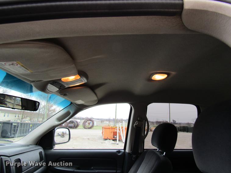 image for item DE5958 2003 Dodge Ram 1500 SLT Quad Cab pickup truck