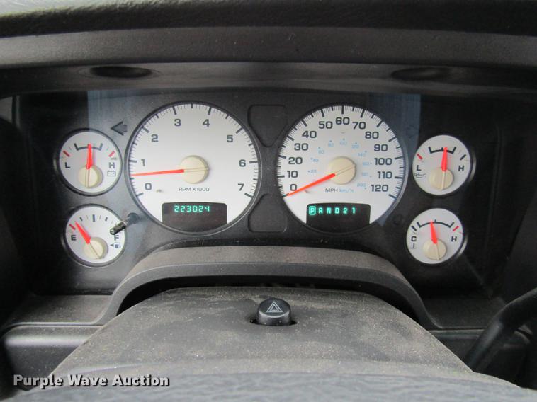 image for item DE5958 2003 Dodge Ram 1500 SLT Quad Cab pickup truck