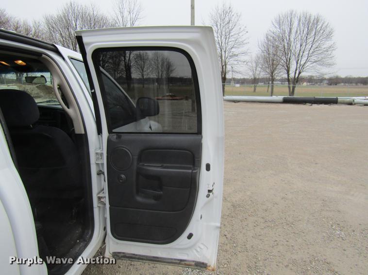 image for item DE5958 2003 Dodge Ram 1500 SLT Quad Cab pickup truck