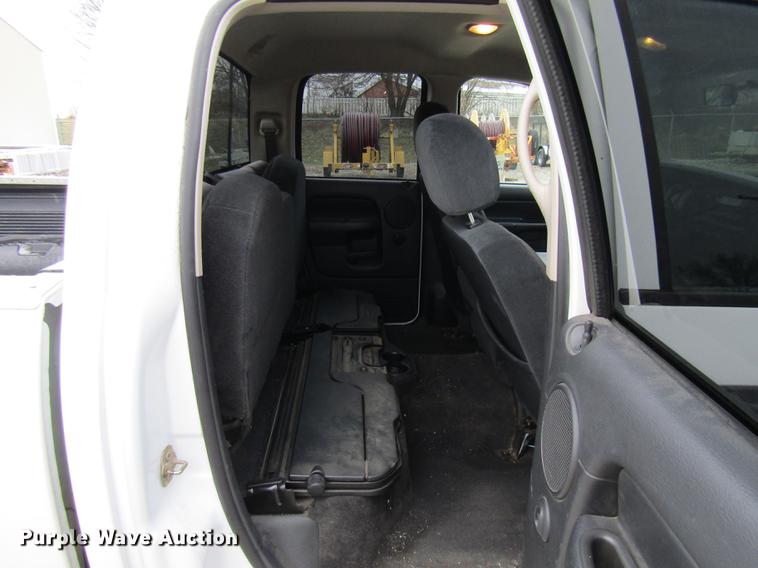 image for item DE5958 2003 Dodge Ram 1500 SLT Quad Cab pickup truck