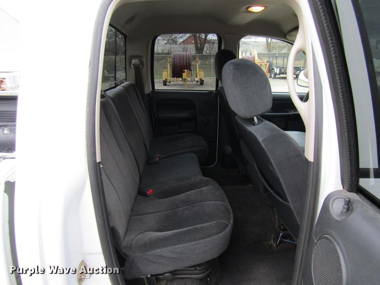 image for item DE5958 2003 Dodge Ram 1500 SLT Quad Cab pickup truck