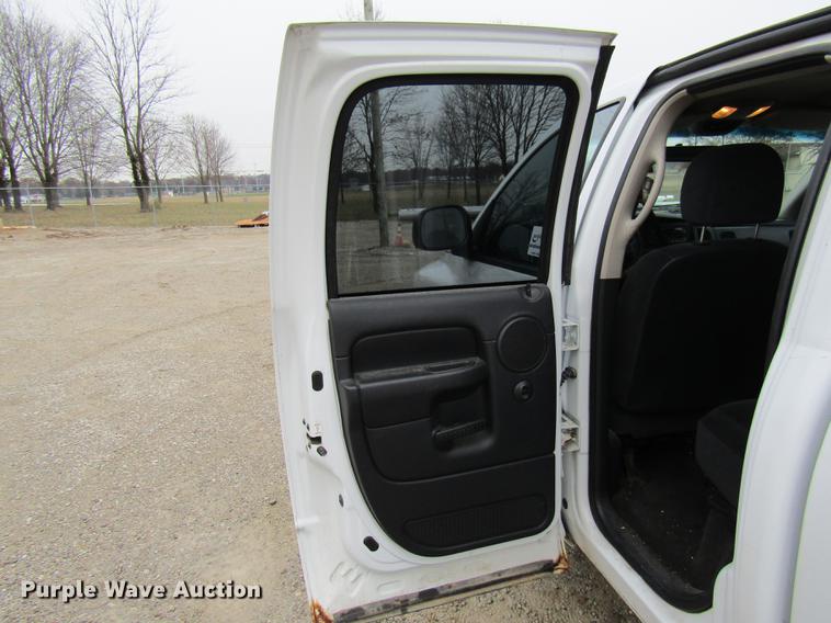 image for item DE5958 2003 Dodge Ram 1500 SLT Quad Cab pickup truck