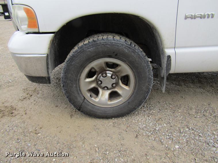 image for item DE5958 2003 Dodge Ram 1500 SLT Quad Cab pickup truck