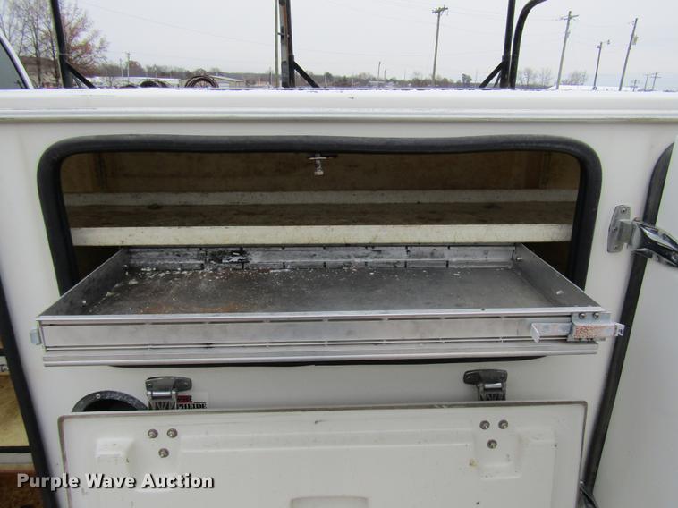 image for item DE5959 1999 Ford F350 Super Duty XL SuperCab utility bed pickup truck