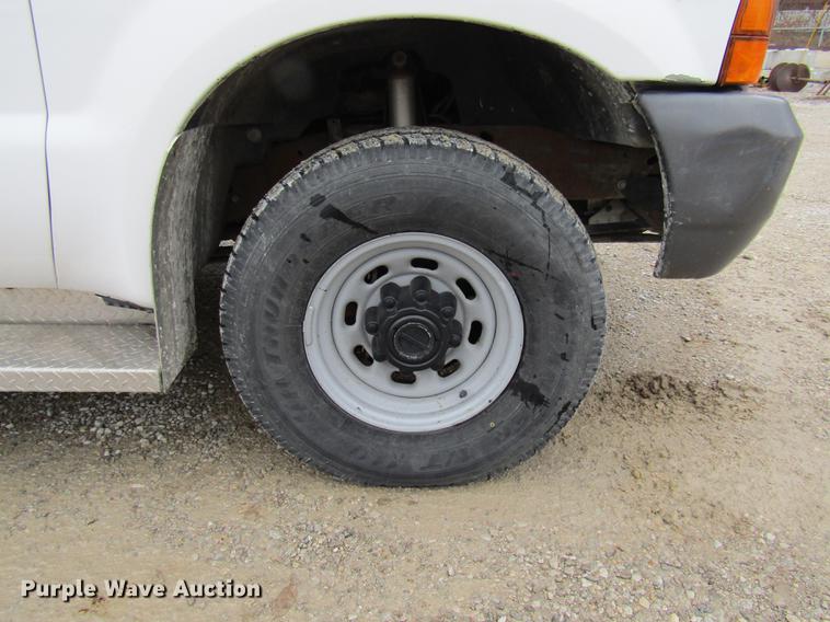 image for item DE5959 1999 Ford F350 Super Duty XL SuperCab utility bed pickup truck