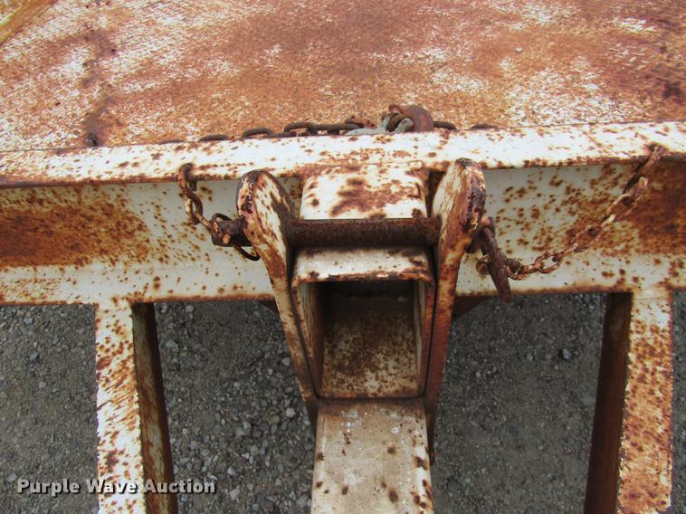 image for item DE5960 1990 Butler LT1016 tilt deck equipment trailer