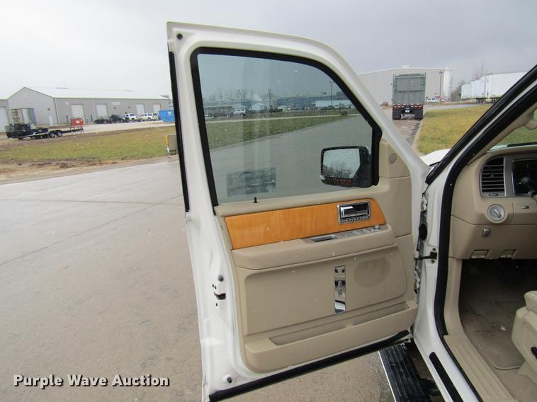 image for item DE5962 2008 Lincoln Navigator SUV