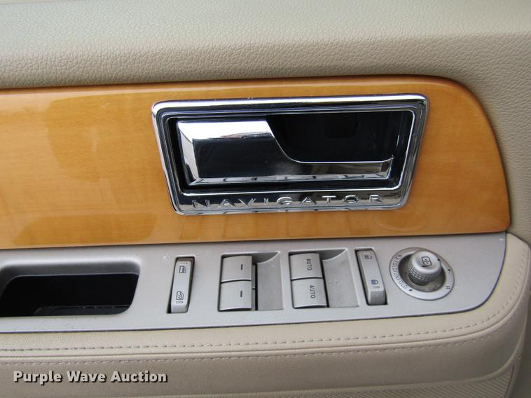 image for item DE5962 2008 Lincoln Navigator SUV