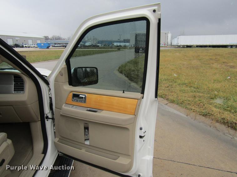 image for item DE5962 2008 Lincoln Navigator SUV