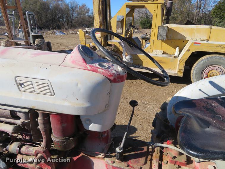 image for item DE6552 Ford 961 Powermaster tractor
