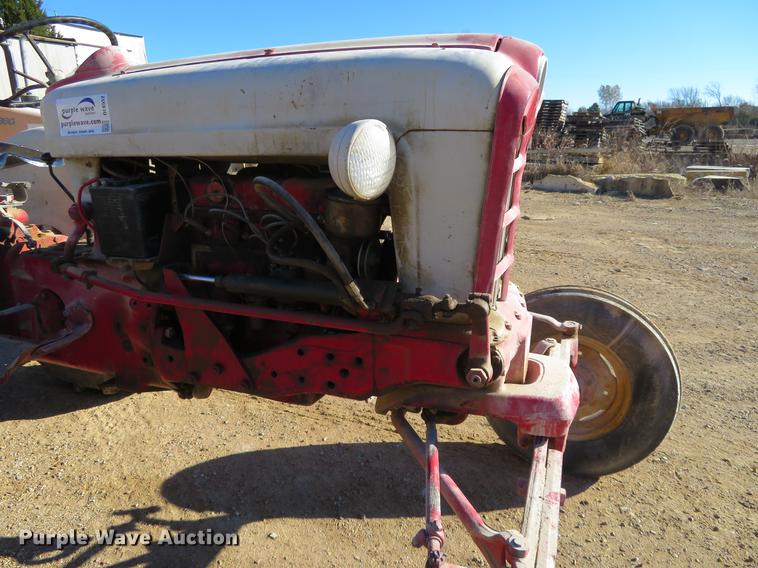 image for item DE6552 Ford 961 Powermaster tractor