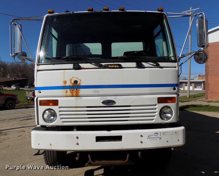 image for item DE7550 2007 Sterling SC8000 shredder box truck