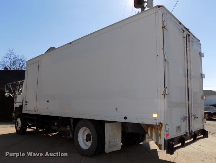 image for item DE7550 2007 Sterling SC8000 shredder box truck