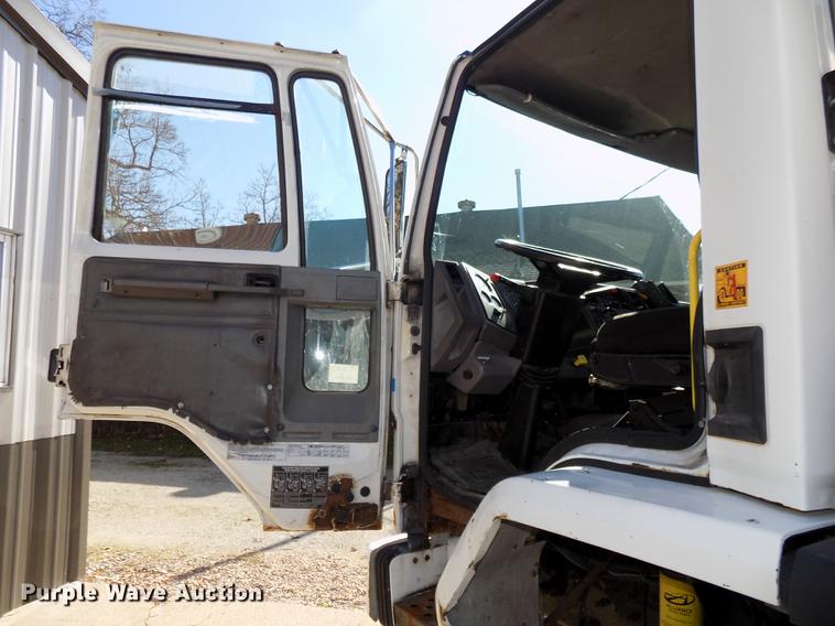 image for item DE7550 2007 Sterling SC8000 shredder box truck