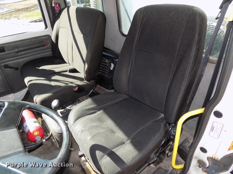 image for item DE7550 2007 Sterling SC8000 shredder box truck