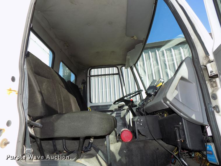 image for item DE7550 2007 Sterling SC8000 shredder box truck