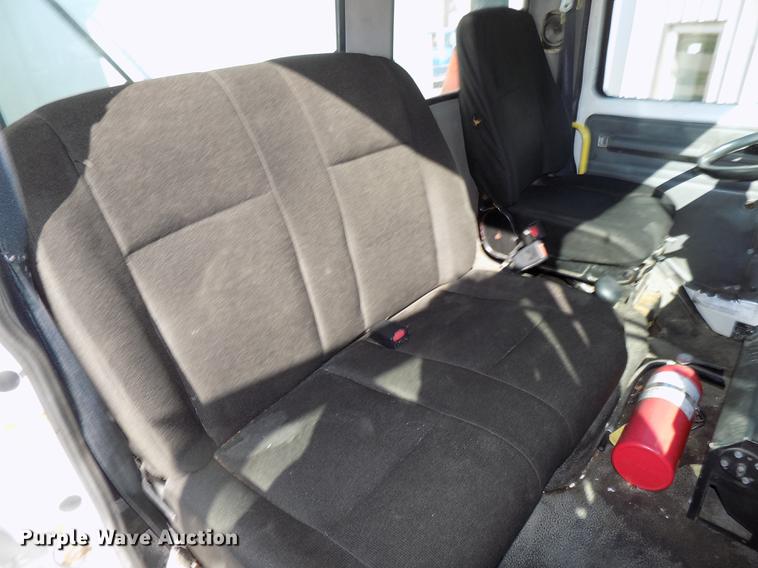 image for item DE7550 2007 Sterling SC8000 shredder box truck