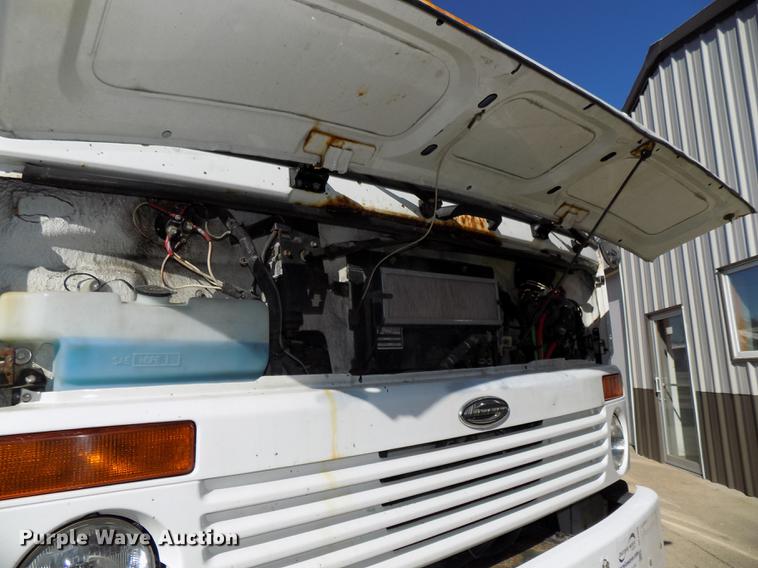 image for item DE7550 2007 Sterling SC8000 shredder box truck