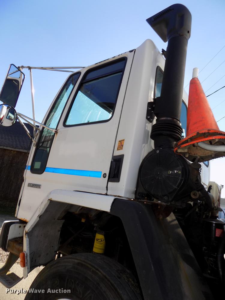 image for item DE7550 2007 Sterling SC8000 shredder box truck