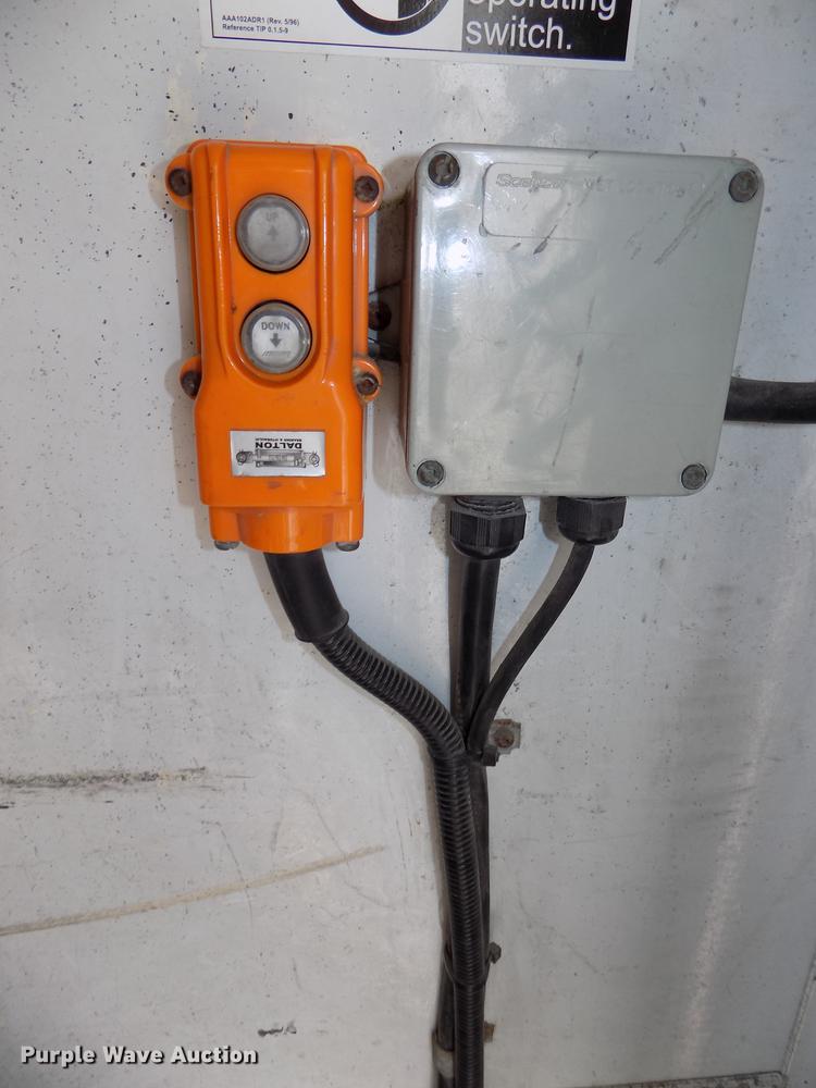 image for item DE7550 2007 Sterling SC8000 shredder box truck