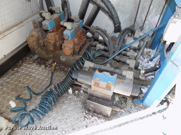 image for item DE7550 2007 Sterling SC8000 shredder box truck