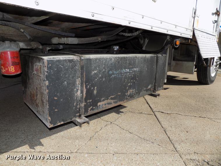 image for item DE7550 2007 Sterling SC8000 shredder box truck