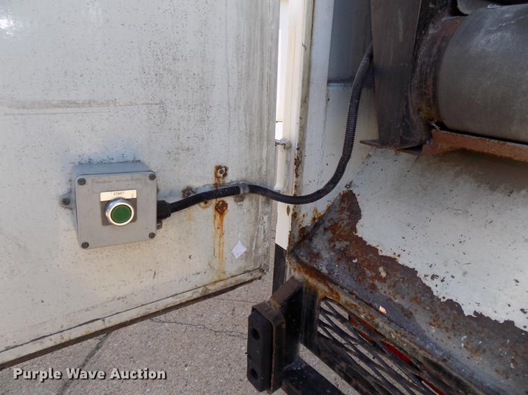 image for item DE7550 2007 Sterling SC8000 shredder box truck