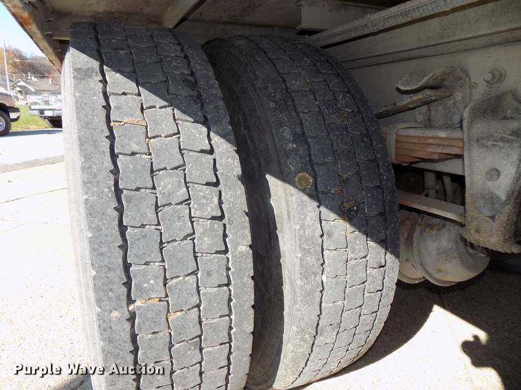 image for item DE7550 2007 Sterling SC8000 shredder box truck