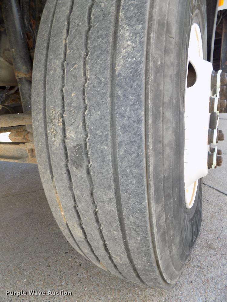 image for item DE7550 2007 Sterling SC8000 shredder box truck