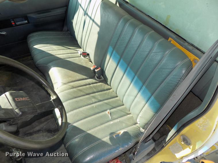 image for item DE7554 1993 GMC TopKick C5500 Lo Pro box truck