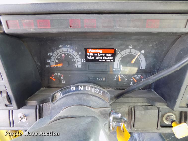 image for item DE7554 1993 GMC TopKick C5500 Lo Pro box truck