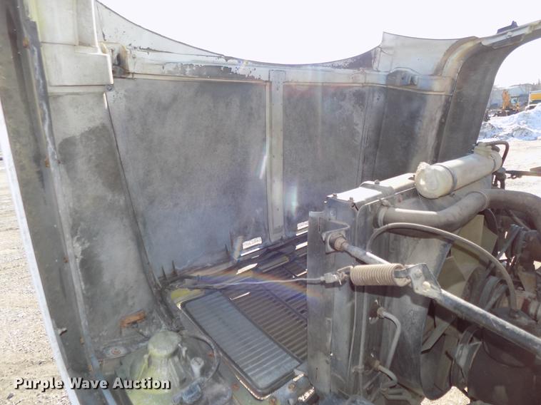 image for item DE7554 1993 GMC TopKick C5500 Lo Pro box truck