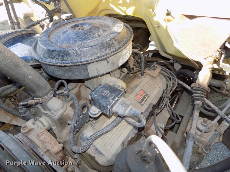 image for item DE7554 1993 GMC TopKick C5500 Lo Pro box truck