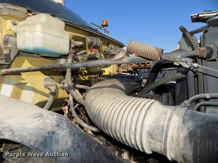 image for item DE7554 1993 GMC TopKick C5500 Lo Pro box truck