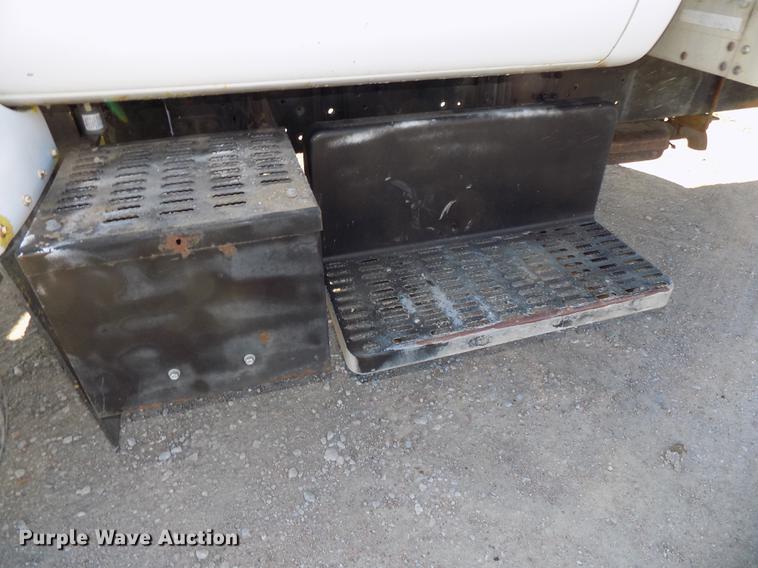 image for item DE7554 1993 GMC TopKick C5500 Lo Pro box truck