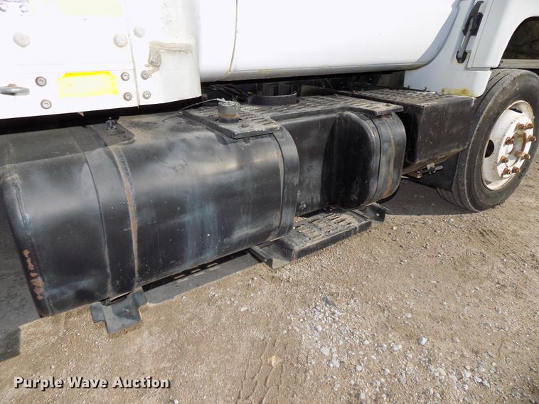 image for item DE7554 1993 GMC TopKick C5500 Lo Pro box truck