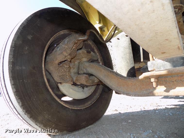 image for item DE7554 1993 GMC TopKick C5500 Lo Pro box truck