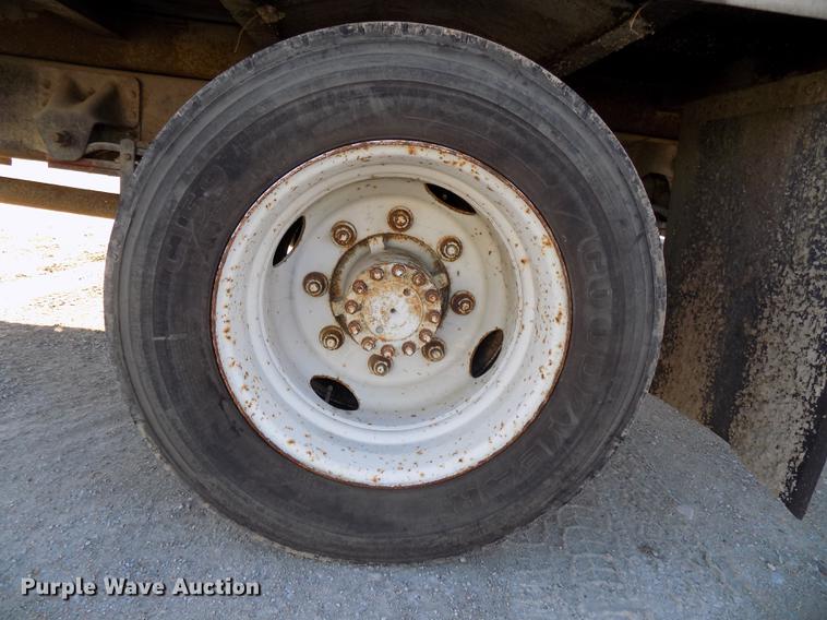 image for item DE7554 1993 GMC TopKick C5500 Lo Pro box truck