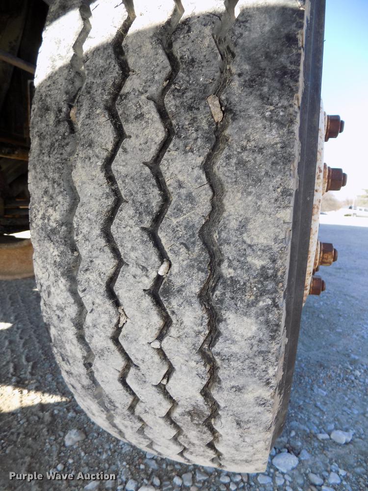 image for item DE7554 1993 GMC TopKick C5500 Lo Pro box truck