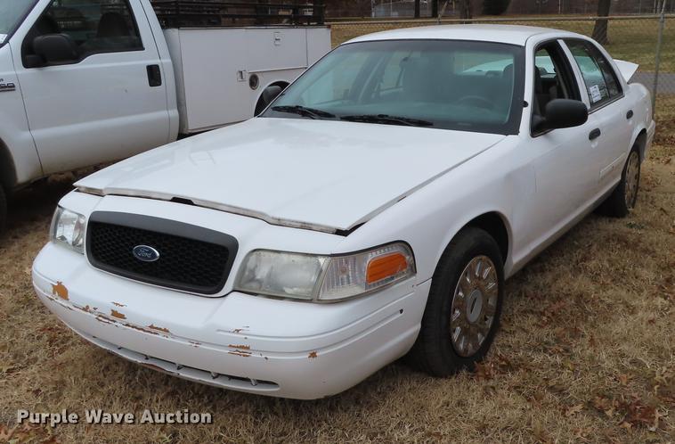 image for item DF1293 2004 Ford Crown Victoria Police Interceptor