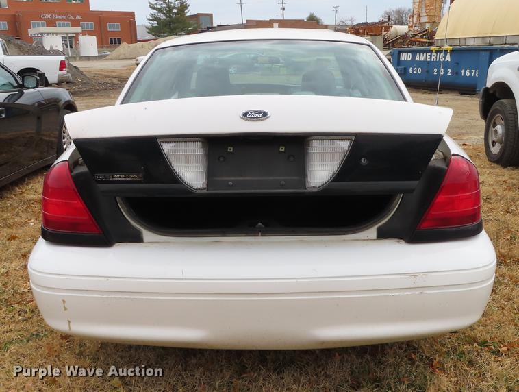 image for item DF1293 2004 Ford Crown Victoria Police Interceptor