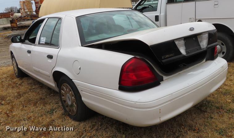 image for item DF1293 2004 Ford Crown Victoria Police Interceptor