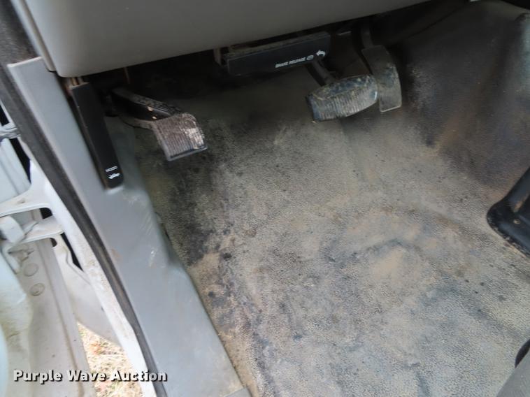 image for item DF1294 2007 Ford F250 Super Duty utility bed pickup truck