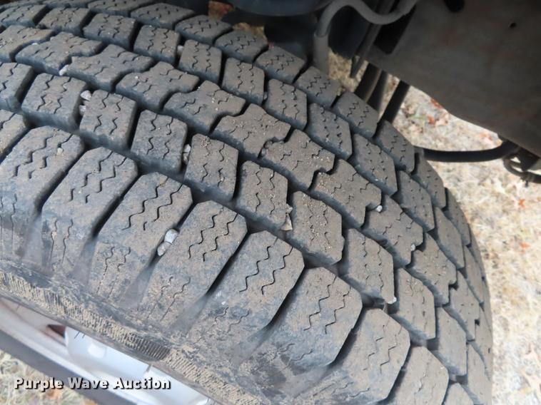 image for item DF1294 2007 Ford F250 Super Duty utility bed pickup truck