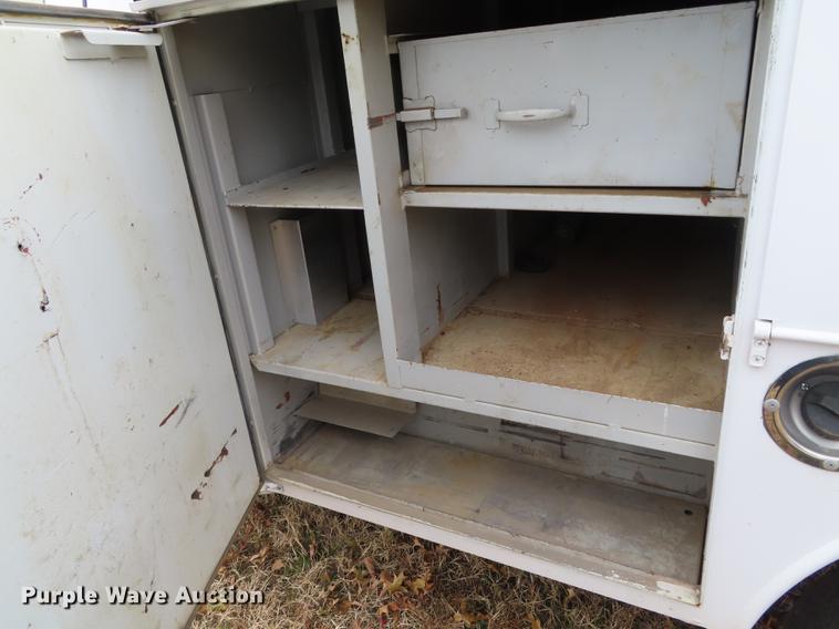 image for item DF1294 2007 Ford F250 Super Duty utility bed pickup truck