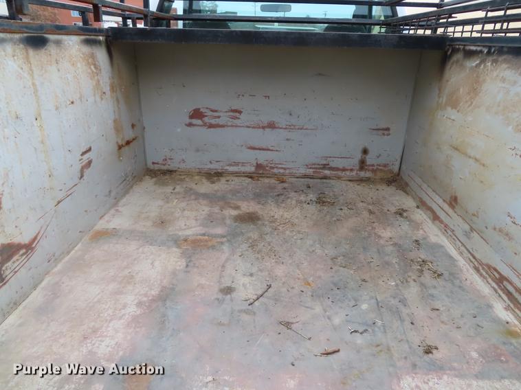 image for item DF1294 2007 Ford F250 Super Duty utility bed pickup truck