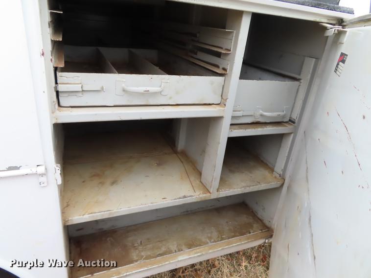 image for item DF1294 2007 Ford F250 Super Duty utility bed pickup truck