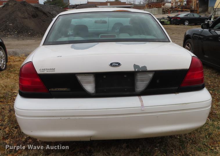 image for item DF1300 2005 Ford Crown Victoria Police Interceptor