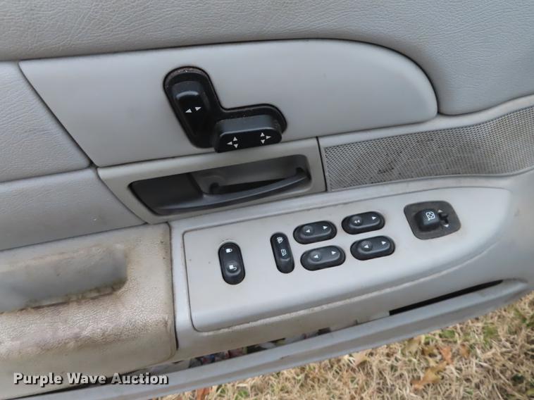 image for item DF1300 2005 Ford Crown Victoria Police Interceptor